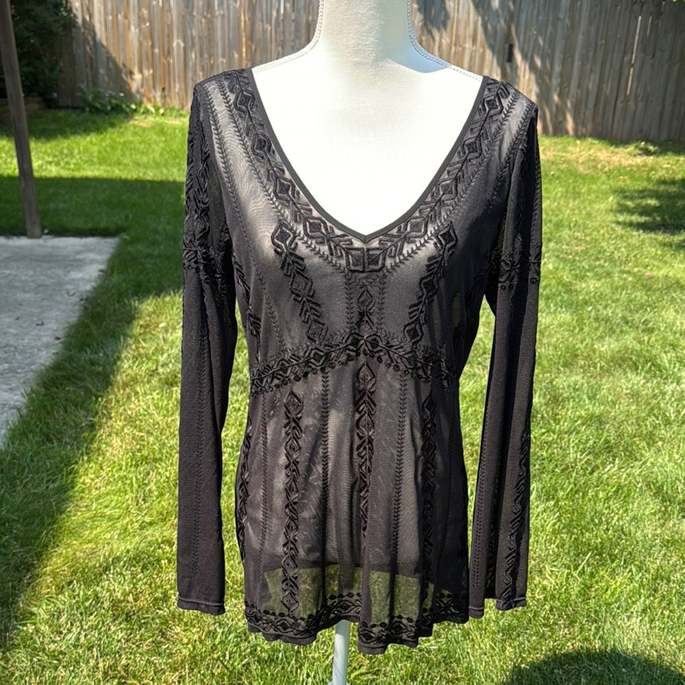 Unbranded black sheer v-neck bell sleeve top w stitch detail M